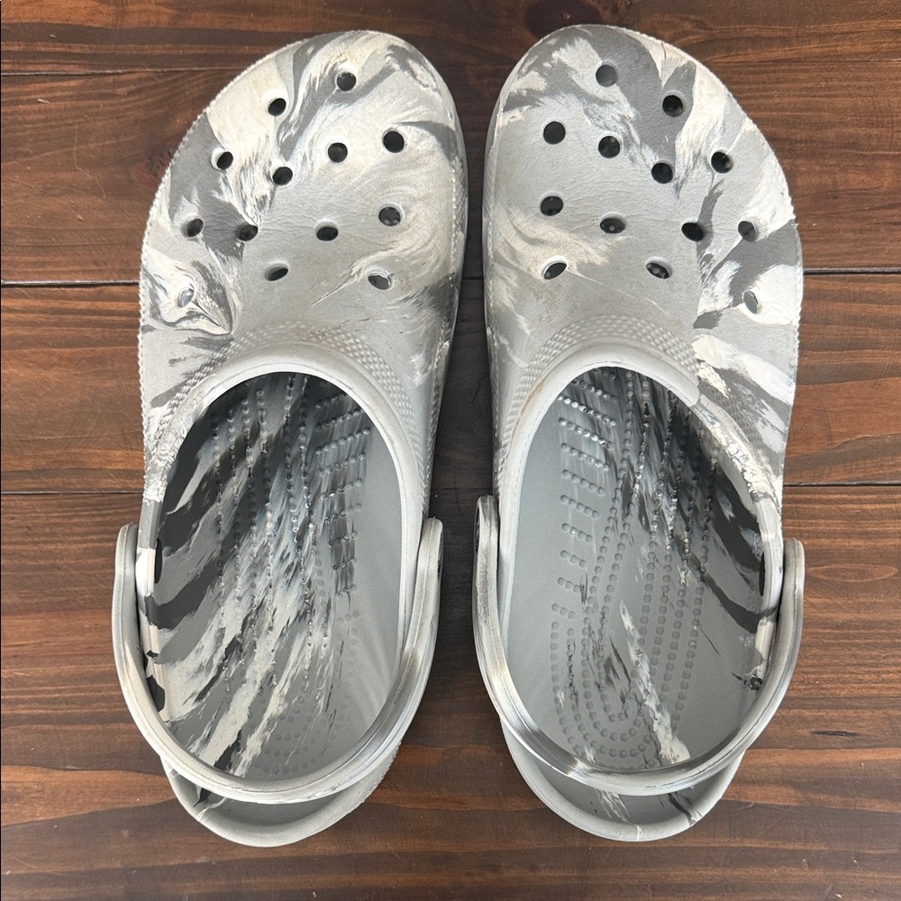 2 Pair Men’s Crocs Size 9 Blue and Gray Clogs - Picture 13 of 17